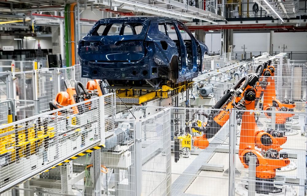 REPORTAJ: Am vizitat uzina BMW din Debrecen, locul unde se produce noul iX3 - Poza 52