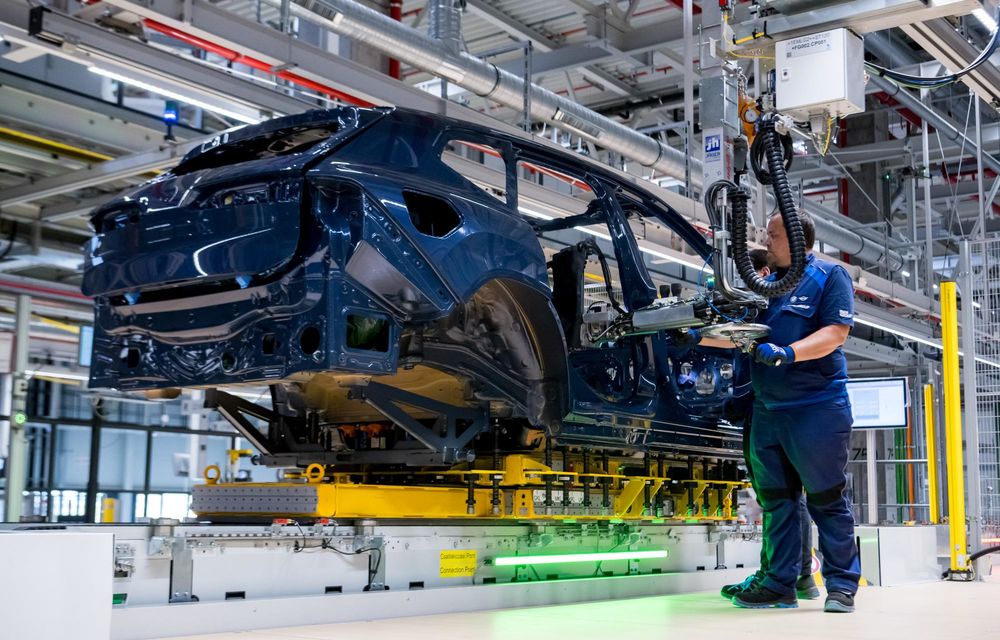 REPORTAJ: Am vizitat uzina BMW din Debrecen, locul unde se produce noul iX3 - Poza 54