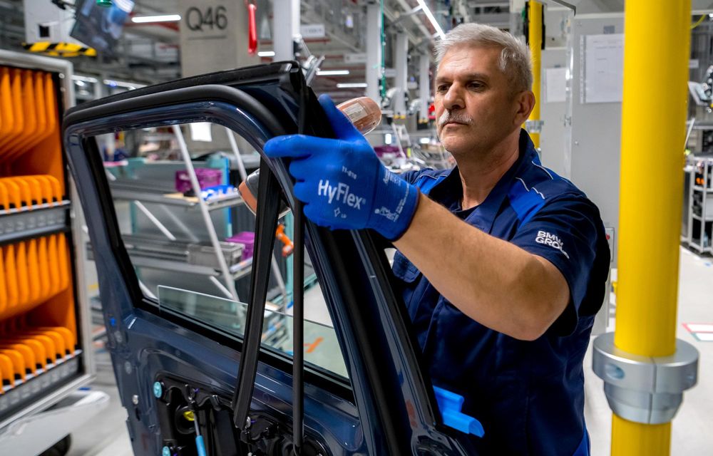 REPORTAJ: Am vizitat uzina BMW din Debrecen, locul unde se produce noul iX3 - Poza 55