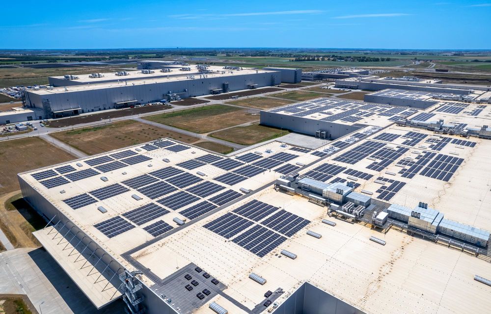 REPORTAJ: Am vizitat uzina BMW din Debrecen, locul unde se produce noul iX3 - Poza 64