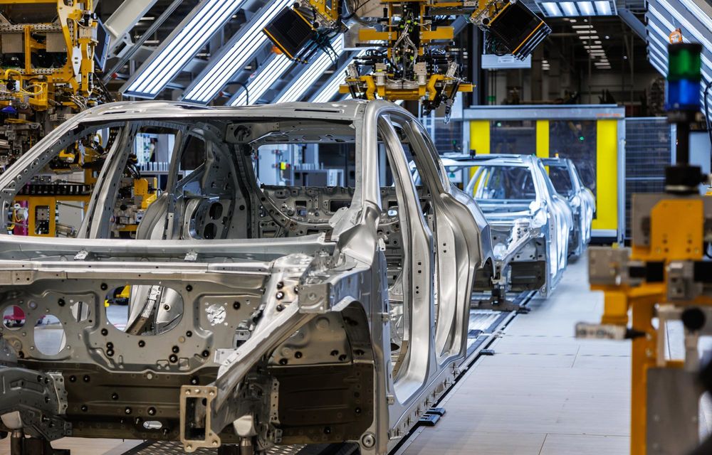 REPORTAJ: Am vizitat uzina BMW din Debrecen, locul unde se produce noul iX3 - Poza 27