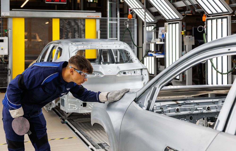 REPORTAJ: Am vizitat uzina BMW din Debrecen, locul unde se produce noul iX3 - Poza 30
