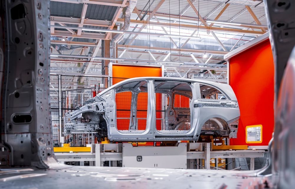 Producția noului Mercedes-Benz VLE electric a demarat la uzina din Spania - Poza 3 Producția noului Mercedes-Benz VLE electric a demarat la uzina din Spania - Poza 3