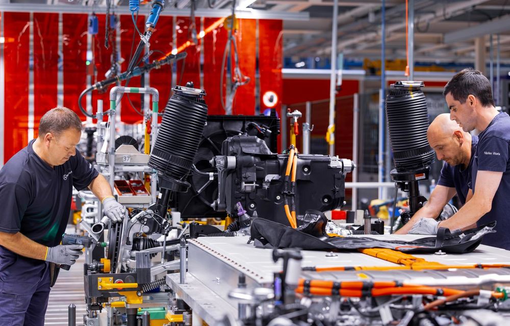 Producția noului Mercedes-Benz VLE electric a demarat la uzina din Spania - Poza 4 Producția noului Mercedes-Benz VLE electric a demarat la uzina din Spania - Poza 4