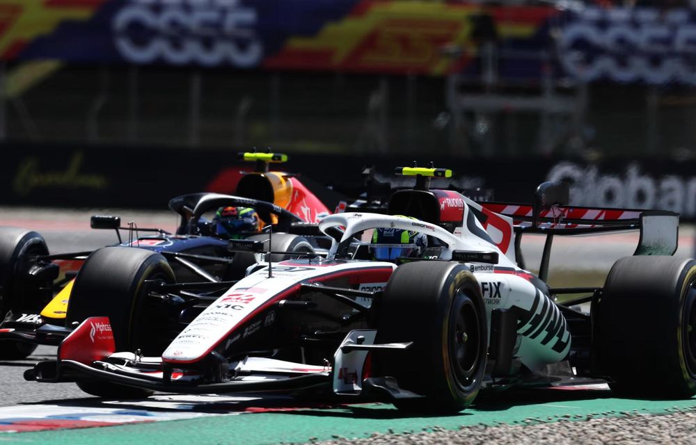 F1 Barcelona: Lewis Hamilton, prima victorie pentru Ferrari. Abandon pentru Kimi Antonelli - Poza 2 F1 Barcelona: Lewis Hamilton, prima victorie pentru Ferrari. Abandon pentru Kimi Antonelli - Poza 2