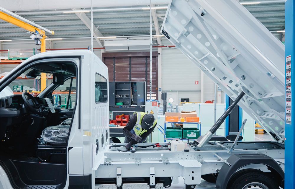 REPORTAJ: În culisele uzinei Batilly, fabrica în care Renault Master capătă toate formele posibile - Poza 39 REPORTAJ: În culisele uzinei Batilly, fabrica în care Renault Master capătă toate formele posibile - Poza 39