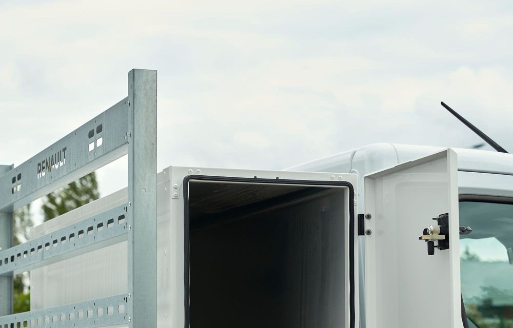 REPORTAJ: În culisele uzinei Batilly, fabrica în care Renault Master capătă toate formele posibile - Poza 23 REPORTAJ: În culisele uzinei Batilly, fabrica în care Renault Master capătă toate formele posibile - Poza 23