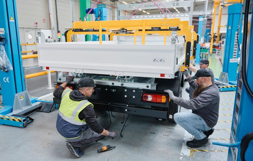 REPORTAJ: În culisele uzinei Batilly, fabrica în care Renault Master capătă toate formele posibile - Poza 38 REPORTAJ: În culisele uzinei Batilly, fabrica în care Renault Master capătă toate formele posibile - Poza 38