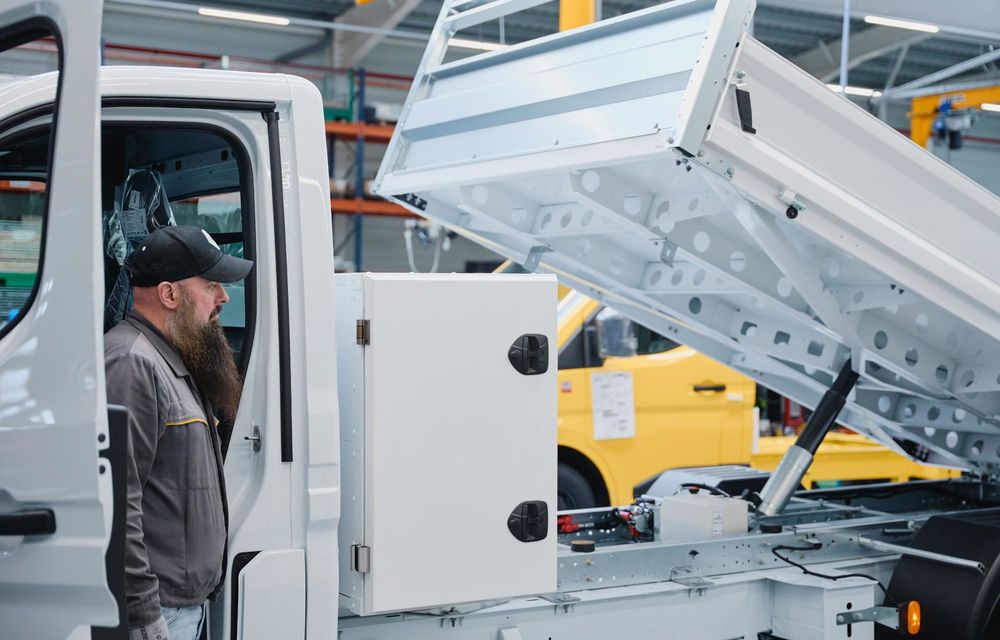 REPORTAJ: În culisele uzinei Batilly, fabrica în care Renault Master capătă toate formele posibile - Poza 44 REPORTAJ: În culisele uzinei Batilly, fabrica în care Renault Master capătă toate formele posibile - Poza 44