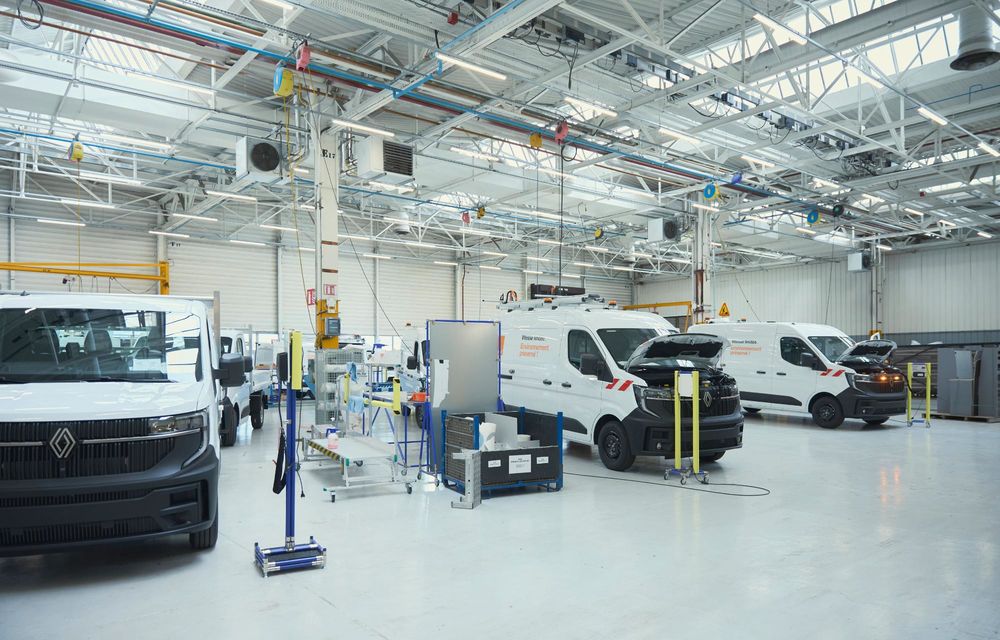 REPORTAJ: În culisele uzinei Batilly, fabrica în care Renault Master capătă toate formele posibile - Poza 54 REPORTAJ: În culisele uzinei Batilly, fabrica în care Renault Master capătă toate formele posibile - Poza 54