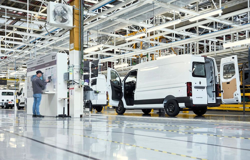 REPORTAJ: În culisele uzinei Batilly, fabrica în care Renault Master capătă toate formele posibile - Poza 81 REPORTAJ: În culisele uzinei Batilly, fabrica în care Renault Master capătă toate formele posibile - Poza 81