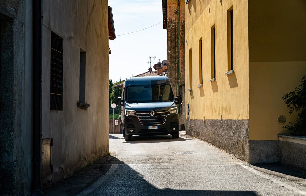 REPORTAJ: În culisele uzinei Batilly, fabrica în care Renault Master capătă toate formele posibile - Poza 6 REPORTAJ: În culisele uzinei Batilly, fabrica în care Renault Master capătă toate formele posibile - Poza 6
