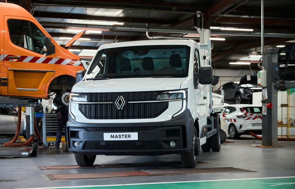 REPORTAJ: În culisele uzinei Batilly, fabrica în care Renault Master capătă toate formele posibile - Poza 1 REPORTAJ: În culisele uzinei Batilly, fabrica în care Renault Master capătă toate formele posibile - Poza 1