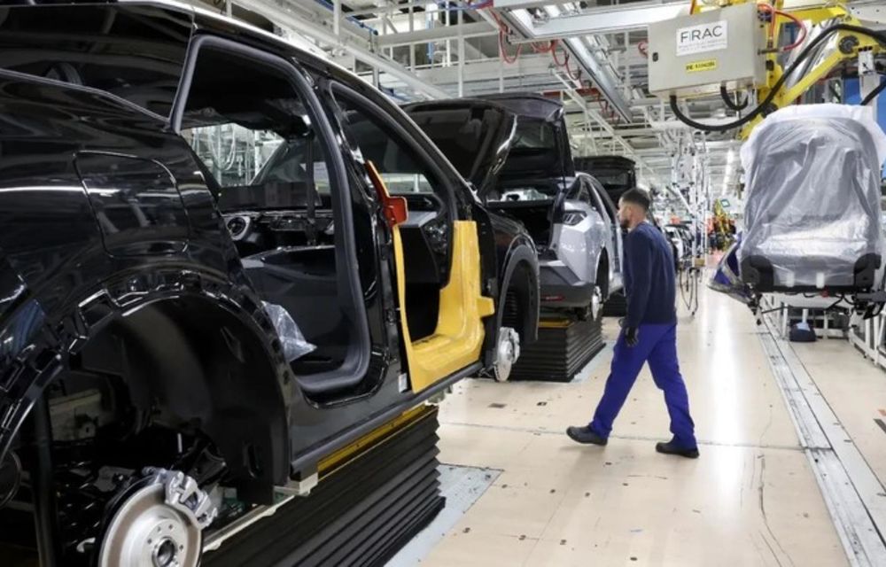 Volkswagen, Stellantis și Renault cer împreună reglementări mai simple și subvenții din partea UE - Poza 2 Volkswagen, Stellantis și Renault cer împreună reglementări mai simple și subvenții din partea UE - Poza 2