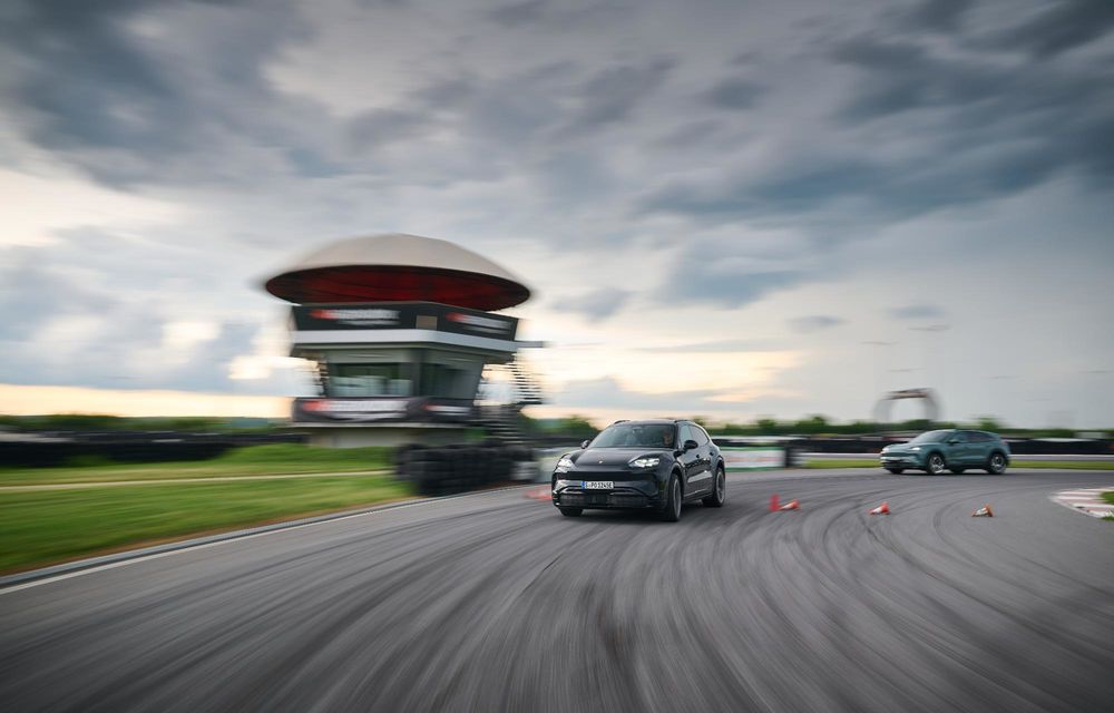 REPORTAJ: Cum se reinventează un bestseller: primul contact cu Porsche Cayenne electric - Poza 41