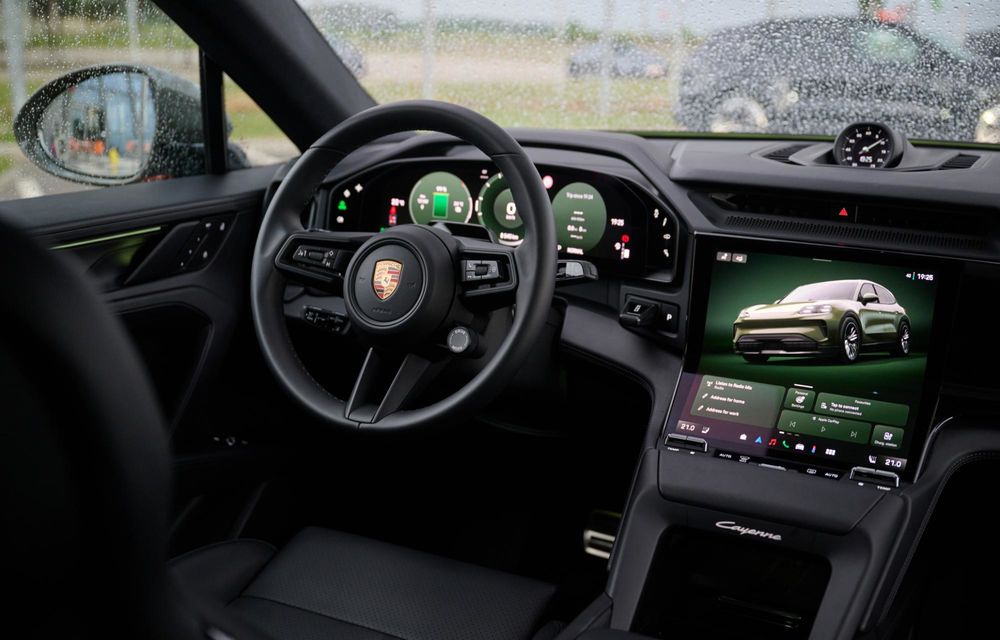REPORTAJ: Cum se reinventează un bestseller: primul contact cu Porsche Cayenne electric - Poza 42