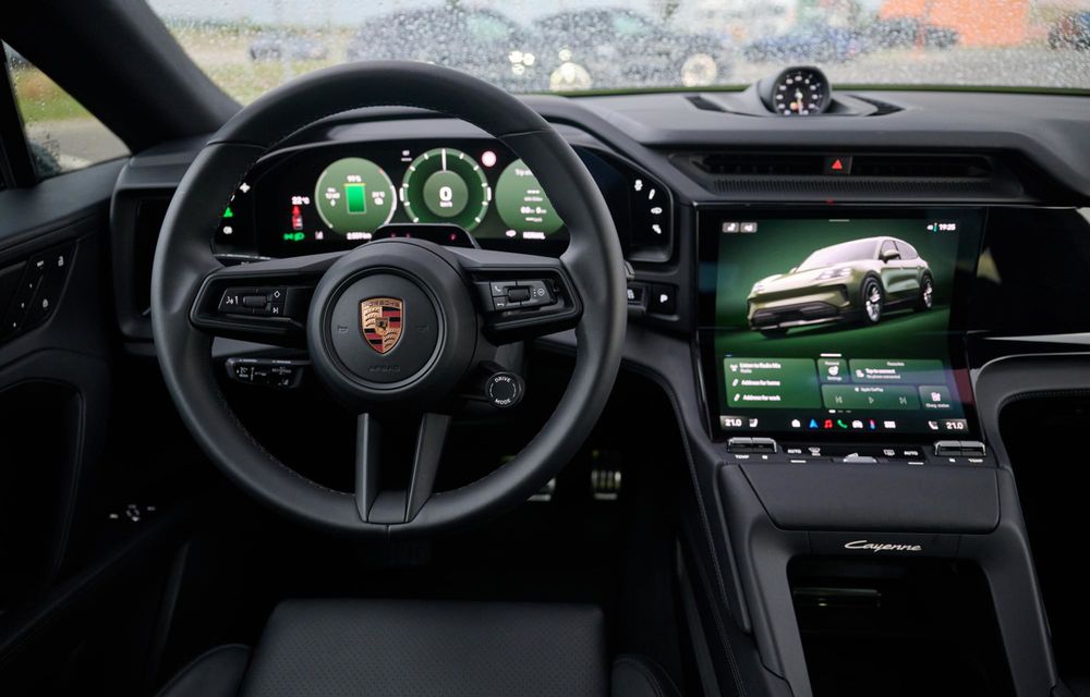 REPORTAJ: Cum se reinventează un bestseller: primul contact cu Porsche Cayenne electric - Poza 43