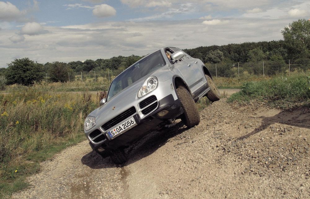 REPORTAJ: Cum se reinventează un bestseller: primul contact cu Porsche Cayenne electric - Poza 4