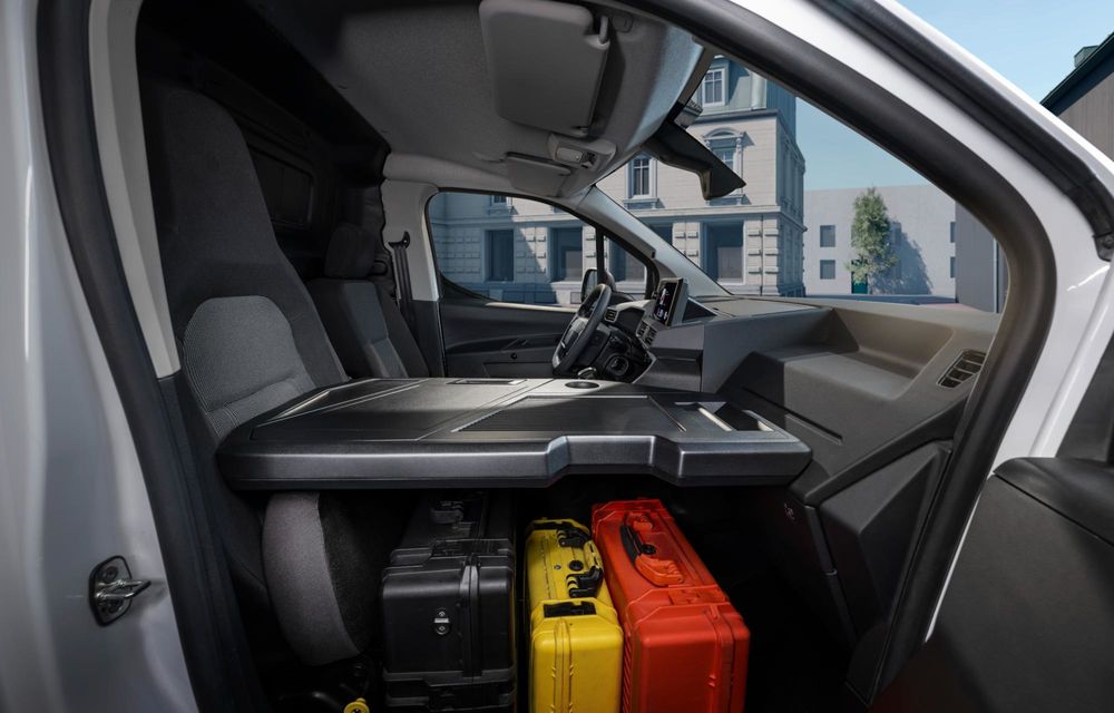 Stellantis prezintă o nouă generație de modele utilitare: soluții noi pentru mai mult spațiu - Poza 37 Stellantis prezintă o nouă generație de modele utilitare: soluții noi pentru mai mult spațiu - Poza 37