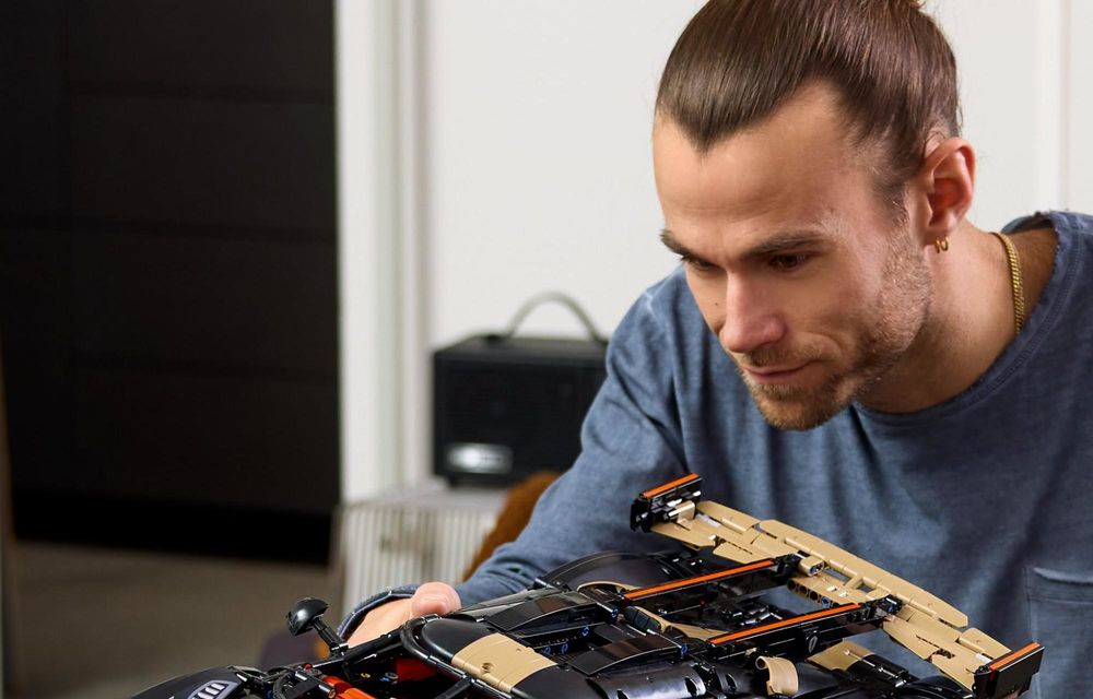 Cea mai rapidă machetă Lego făcută vreodată: are 1.8 tone și a atins 111 km/h - Poza 9 Cea mai rapidă machetă Lego făcută vreodată: are 1.8 tone și a atins 111 km/h - Poza 9