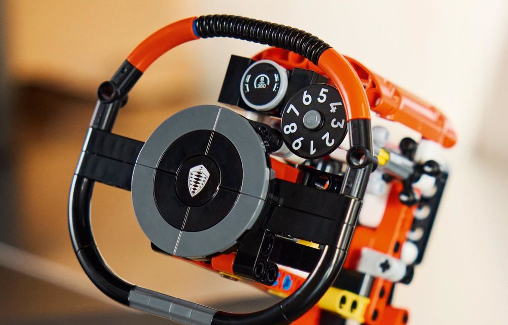 Cea mai rapidă machetă Lego făcută vreodată: are 1.8 tone și a atins 111 km/h - Poza 12 Cea mai rapidă machetă Lego făcută vreodată: are 1.8 tone și a atins 111 km/h - Poza 12