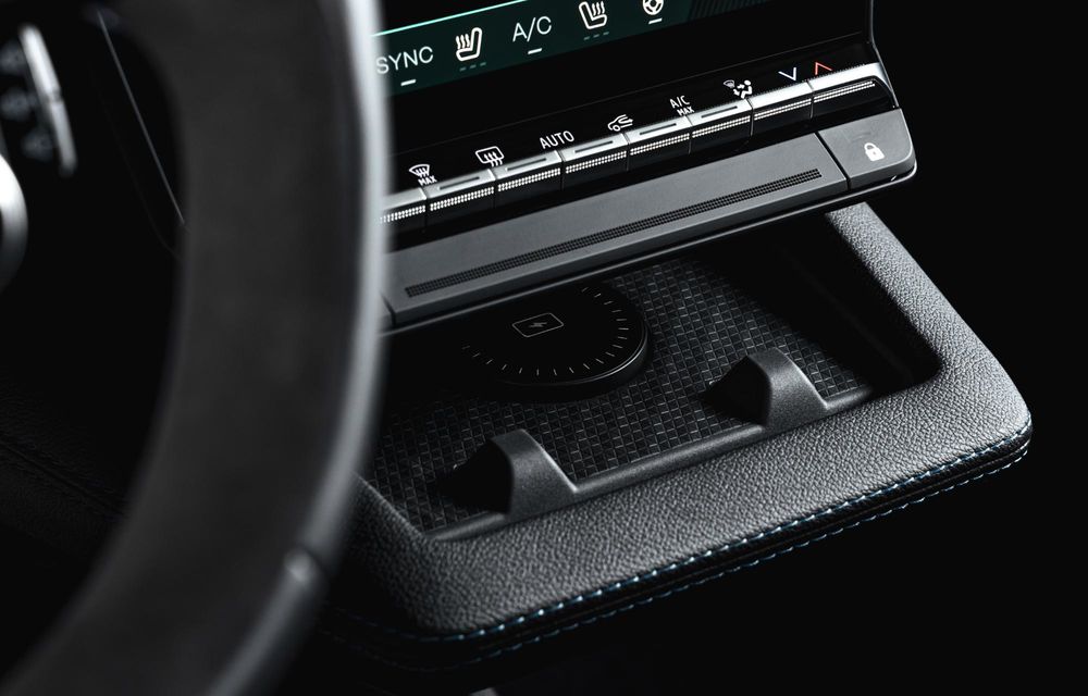 PREMIERĂ: Am văzut pe viu noul Renault Megane electric facelift. 5 lucruri esențiale - Poza 40 PREMIERĂ: Am văzut pe viu noul Renault Megane electric facelift. 5 lucruri esențiale - Poza 40