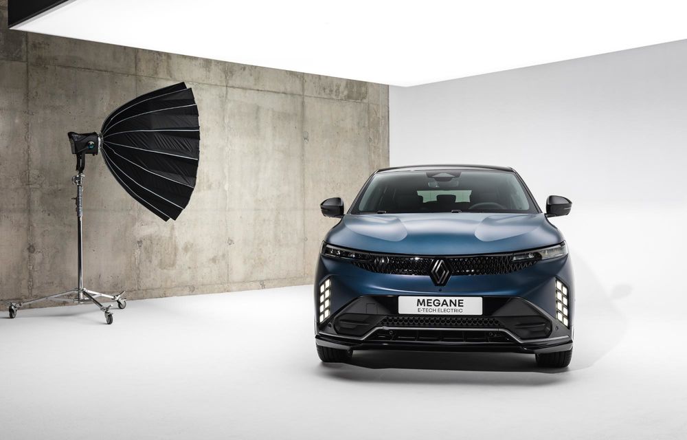 PREMIERĂ: Am văzut pe viu noul Renault Megane electric facelift. 5 lucruri esențiale - Poza 10 PREMIERĂ: Am văzut pe viu noul Renault Megane electric facelift. 5 lucruri esențiale - Poza 10