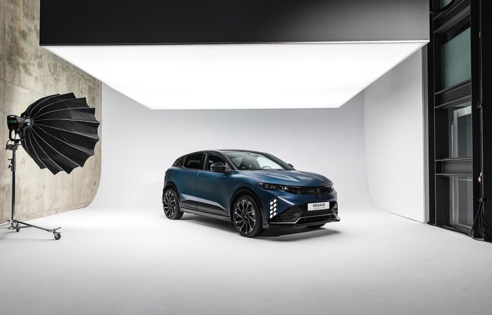 PREMIERĂ: Am văzut pe viu noul Renault Megane electric facelift. 5 lucruri esențiale - Poza 5 PREMIERĂ: Am văzut pe viu noul Renault Megane electric facelift. 5 lucruri esențiale - Poza 5