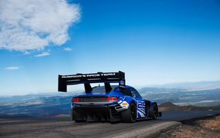 Ford câștigă celebra cursă de la Pikes Peak cu prototipul electric Super Mustang Mach-E Ford câștigă celebra cursă de la Pikes Peak cu prototipul electric Super Mustang Mach-E