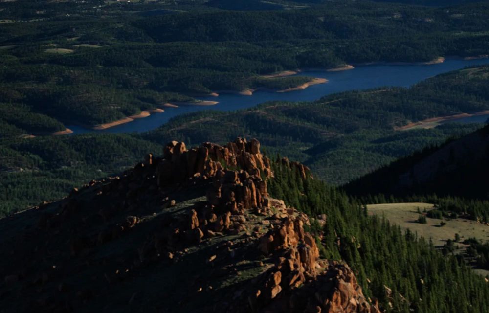 Corvette ZR1X, record pentru cea mai rapidă mașină de serie la urcarea de la Pikes Peak - Poza 2 Corvette ZR1X, record pentru cea mai rapidă mașină de serie la urcarea de la Pikes Peak - Poza 2