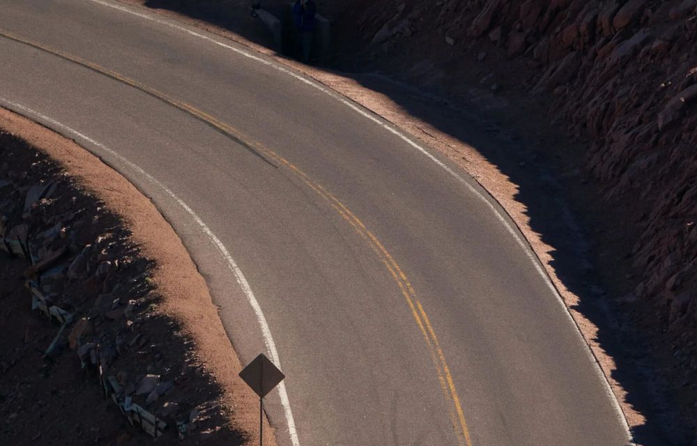 Corvette ZR1X, record pentru cea mai rapidă mașină de serie la urcarea de la Pikes Peak - Poza 4 Corvette ZR1X, record pentru cea mai rapidă mașină de serie la urcarea de la Pikes Peak - Poza 4