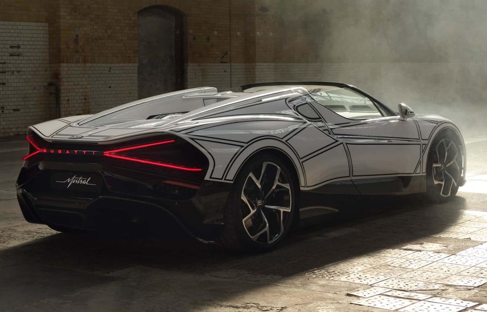 Bugatti W16 Mistral Blanc Éternel: ediție unicat decorată cu porțelan - Poza 2 Bugatti W16 Mistral Blanc Éternel: ediție unicat decorată cu porțelan - Poza 2