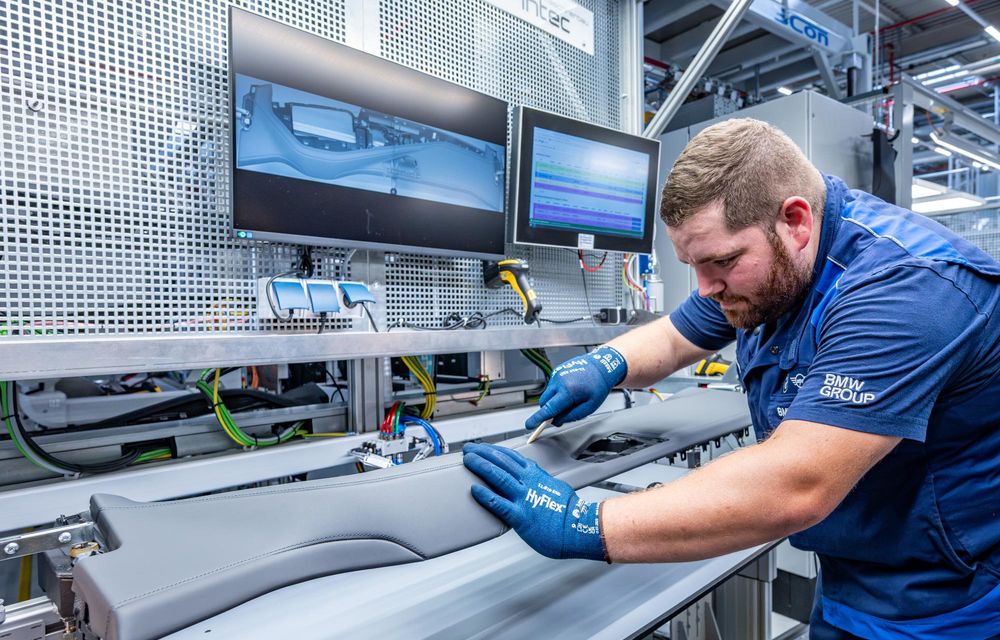 BMW demarează producția noului Seria 7 facelift - Poza 13 BMW demarează producția noului Seria 7 facelift - Poza 13