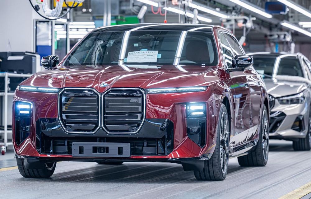 BMW demarează producția noului Seria 7 facelift - Poza 1 BMW demarează producția noului Seria 7 facelift - Poza 1