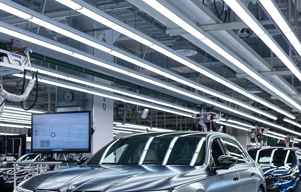 BMW demarează producția noului Seria 7 facelift - Poza 4 BMW demarează producția noului Seria 7 facelift - Poza 4