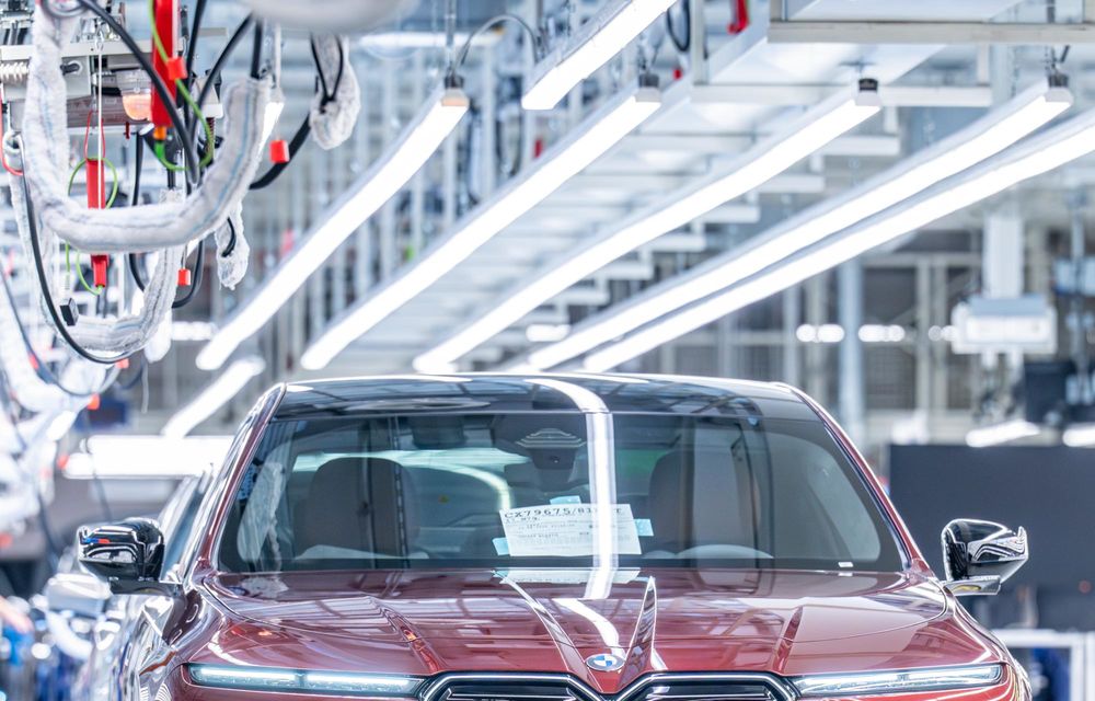 BMW demarează producția noului Seria 7 facelift - Poza 12 BMW demarează producția noului Seria 7 facelift - Poza 12
