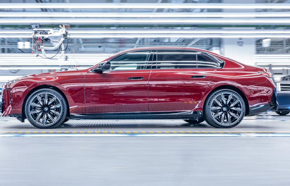 BMW demarează producția noului Seria 7 facelift - Poza 21 BMW demarează producția noului Seria 7 facelift - Poza 21