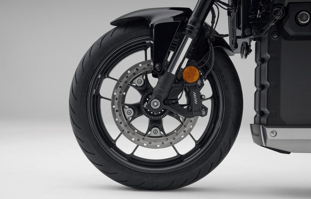Honda lansează prima sa motocicletă electrică în Europa: start de la 14.800 euro - Poza 13 Honda lansează prima sa motocicletă electrică în Europa: start de la 14.800 euro - Poza 13