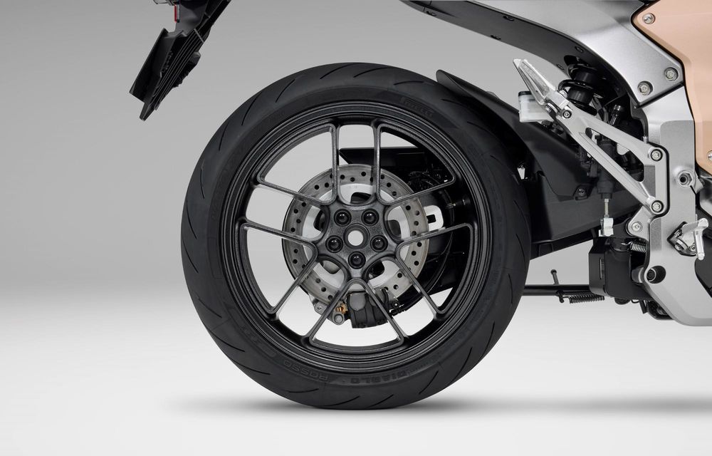 Honda lansează prima sa motocicletă electrică în Europa: start de la 14.800 euro - Poza 15 Honda lansează prima sa motocicletă electrică în Europa: start de la 14.800 euro - Poza 15