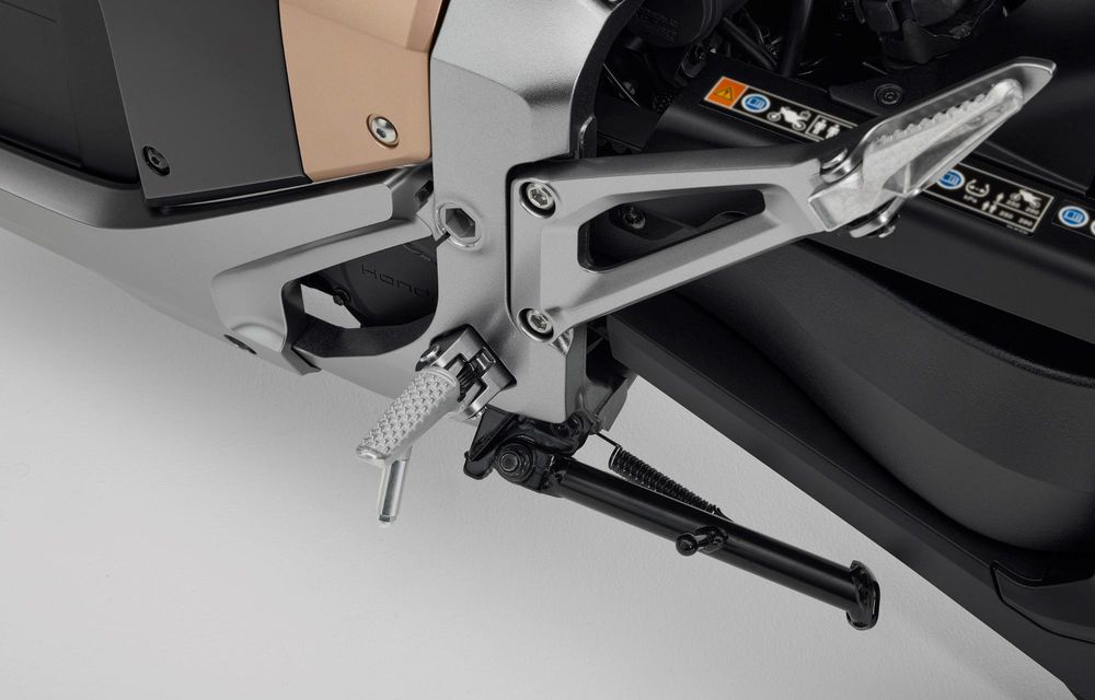 Honda lansează prima sa motocicletă electrică în Europa: start de la 14.800 euro - Poza 44 Honda lansează prima sa motocicletă electrică în Europa: start de la 14.800 euro - Poza 44