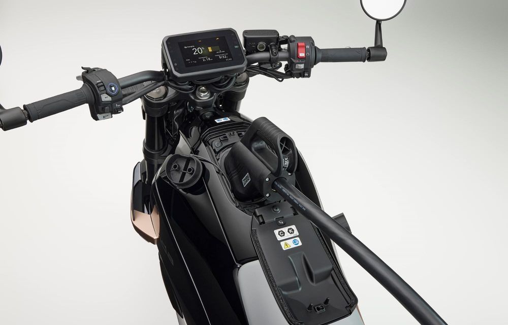 Honda lansează prima sa motocicletă electrică în Europa: start de la 14.800 euro - Poza 45 Honda lansează prima sa motocicletă electrică în Europa: start de la 14.800 euro - Poza 45