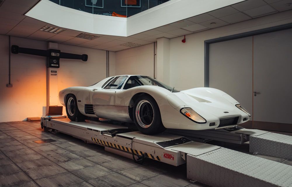 McLaren a reconstruit primul său model de stradă din istorie - Poza 4 McLaren a reconstruit primul său model de stradă din istorie - Poza 4