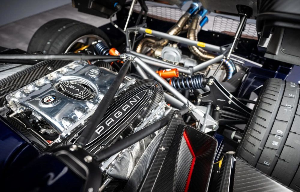 Pagani prezintă Huayra 70 Derecho: ediție unică dedicată aniversării fondatorului - Poza 9 Pagani prezintă Huayra 70 Derecho: ediție unică dedicată aniversării fondatorului - Poza 9