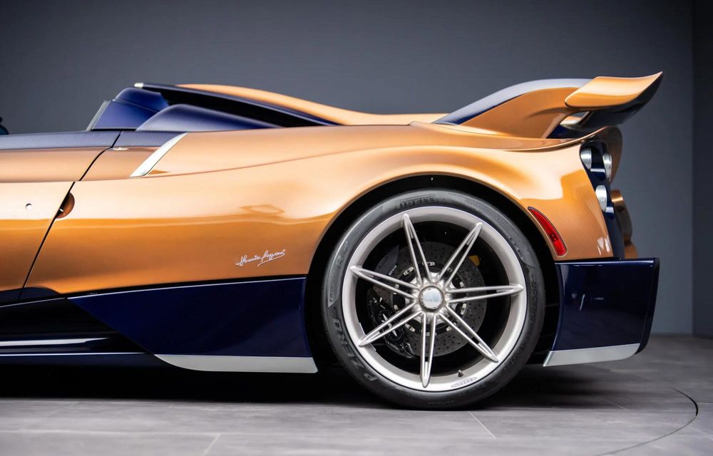 Pagani prezintă Huayra 70 Derecho: ediție unică dedicată aniversării fondatorului - Poza 11 Pagani prezintă Huayra 70 Derecho: ediție unică dedicată aniversării fondatorului - Poza 11