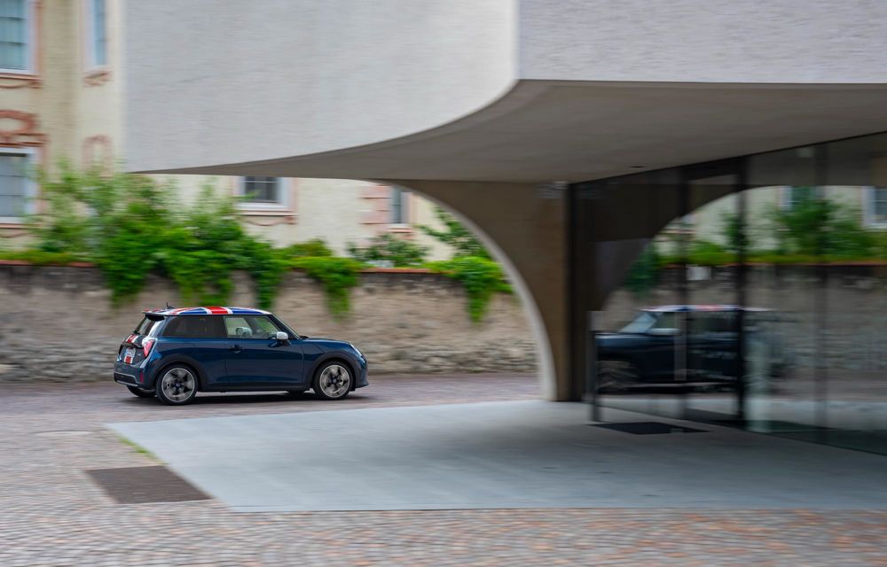 Noul Mini Cooper Oxford Edition: omagiu adus orașului unde este produs modelul - Poza 9 Noul Mini Cooper Oxford Edition: omagiu adus orașului unde este produs modelul - Poza 9