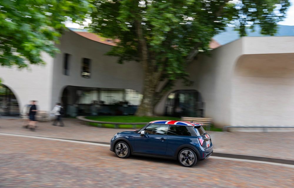 Noul Mini Cooper Oxford Edition: omagiu adus orașului unde este produs modelul - Poza 17 Noul Mini Cooper Oxford Edition: omagiu adus orașului unde este produs modelul - Poza 17