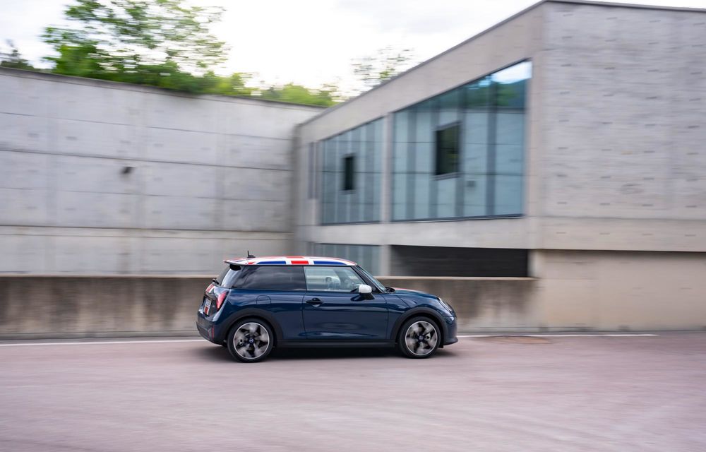 Noul Mini Cooper Oxford Edition: omagiu adus orașului unde este produs modelul - Poza 21 Noul Mini Cooper Oxford Edition: omagiu adus orașului unde este produs modelul - Poza 21