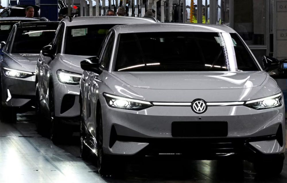 Volkswagen ia în calcul concedierea a încă 50.000 de angajați. Reducerile ar putea ajunge la 100.000 de locuri de muncă - Poza 2 Volkswagen ia în calcul concedierea a încă 50.000 de angajați. Reducerile ar putea ajunge la 100.000 de locuri de muncă - Poza 2