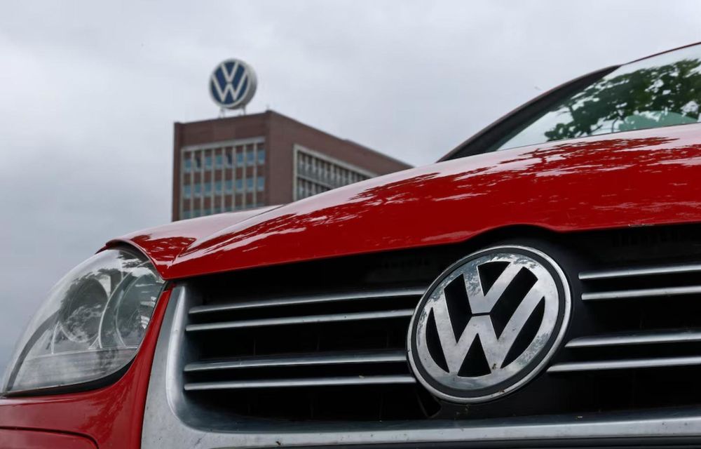 Volkswagen ia în calcul concedierea a încă 50.000 de angajați. Reducerile ar putea ajunge la 100.000 de locuri de muncă - Poza 1 Volkswagen ia în calcul concedierea a încă 50.000 de angajați. Reducerile ar putea ajunge la 100.000 de locuri de muncă - Poza 1
