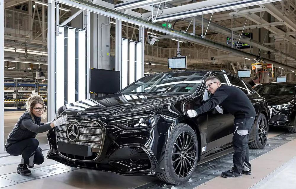 Mercedes-Benz investește 1 miliard de euro în fabrica din Ungaria și dublează capacitatea de producție - Poza 1 Mercedes-Benz investește 1 miliard de euro în fabrica din Ungaria și dublează capacitatea de producție - Poza 1